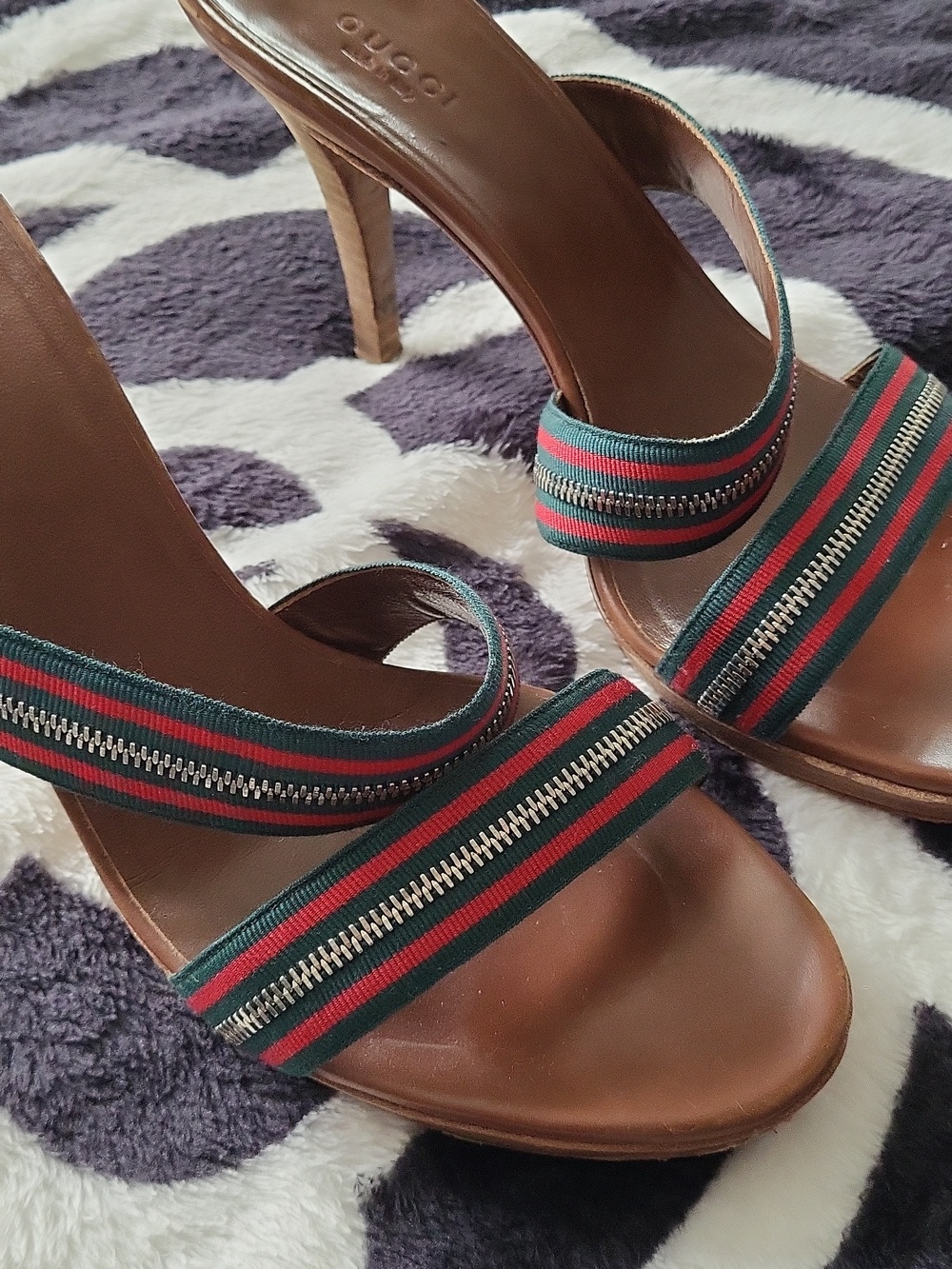 100 % Authentic Gucci Brown Leather Slides Green & Red Stripe 39 COMPARE PRICES - Picture 3 of 14
